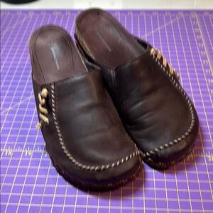 Patagonia Women’s Brown Slip On Clogs size 7